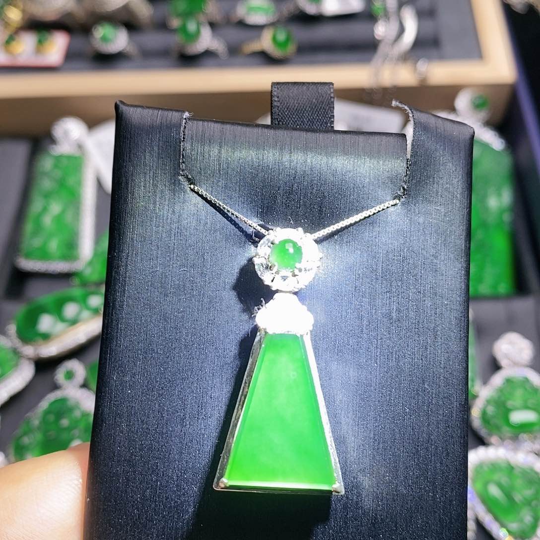 翡翠颈饰未镶嵌吊坠20