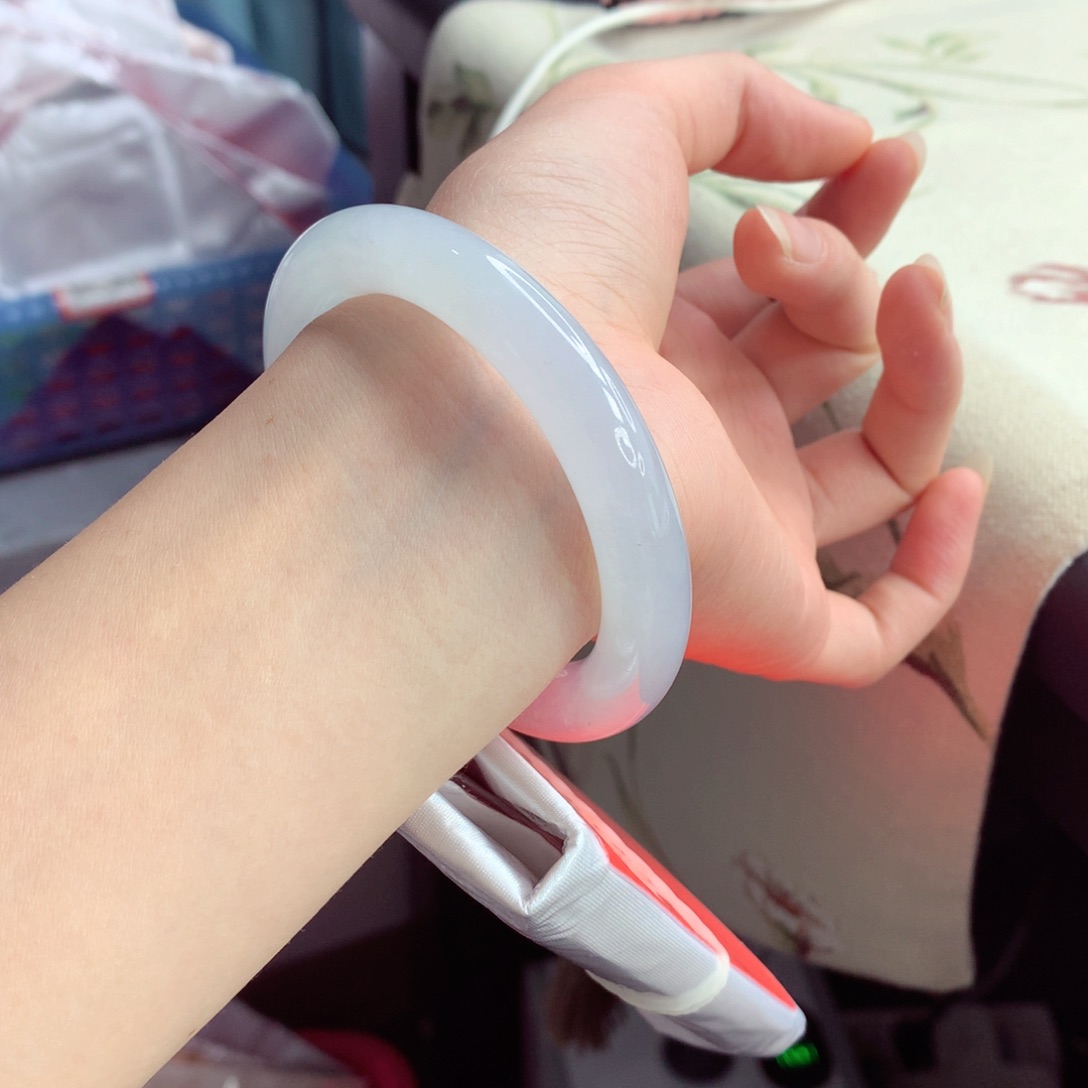 翡翠手镯（圆镯）未镶嵌藏在心底的白月光 小小