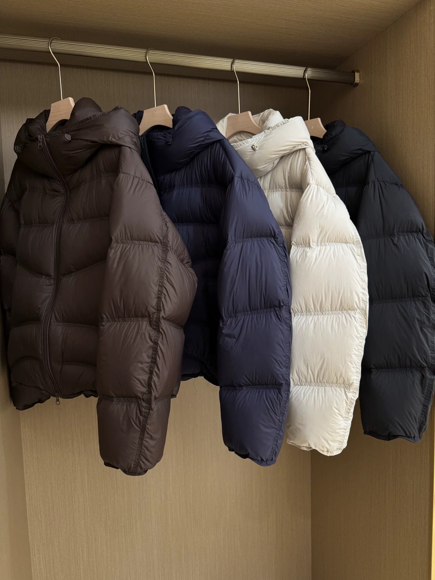 "大欧包"蓬蓬高品质羽绒服简约时尚款连帽白鸭绒休闲加厚面包服