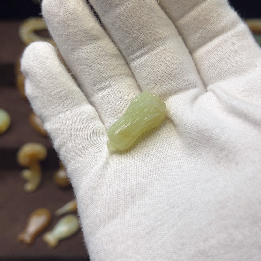 和田玉（糖玉）未镶嵌颈饰