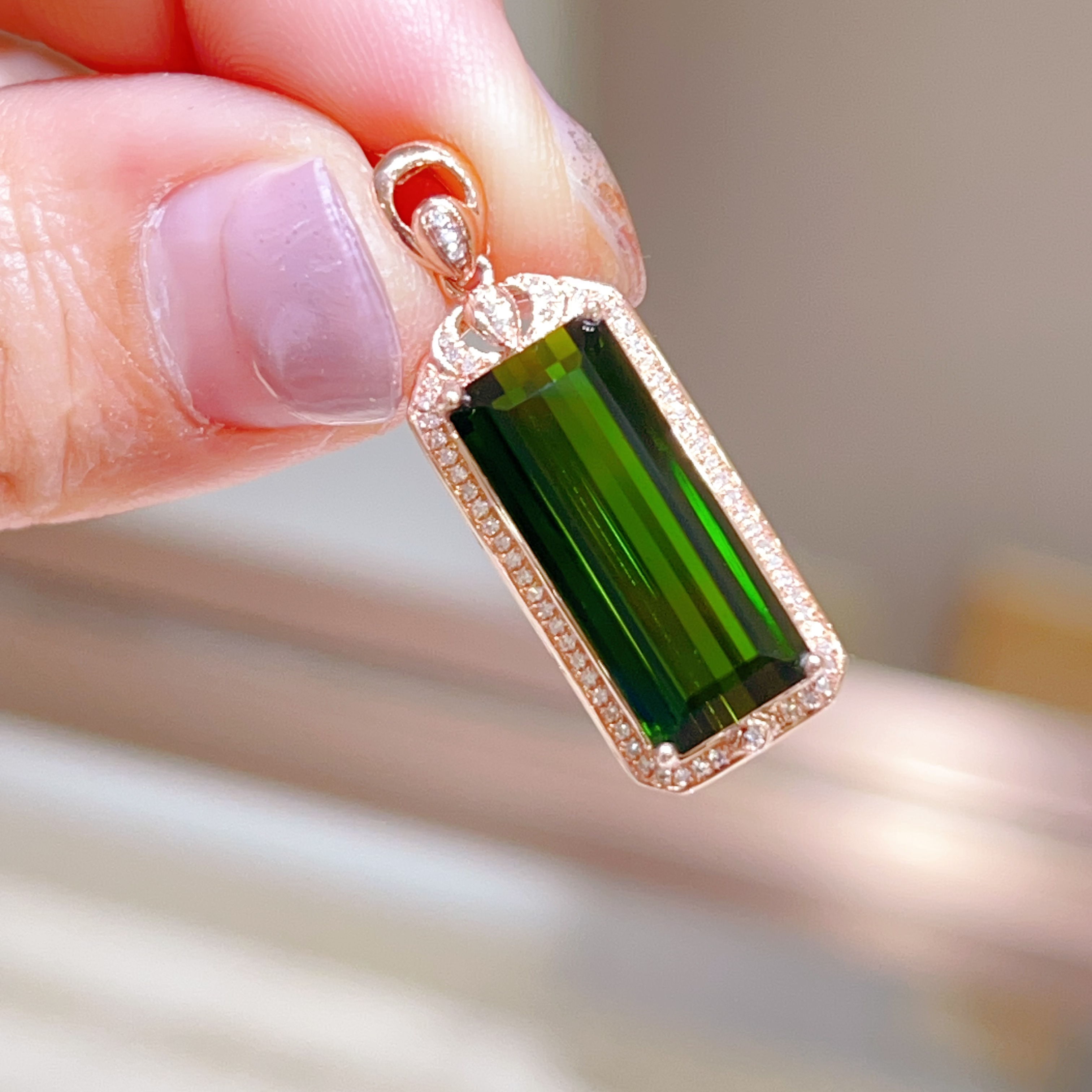 8.53ct 18k玫瑰金镶嵌碧玺吊坠