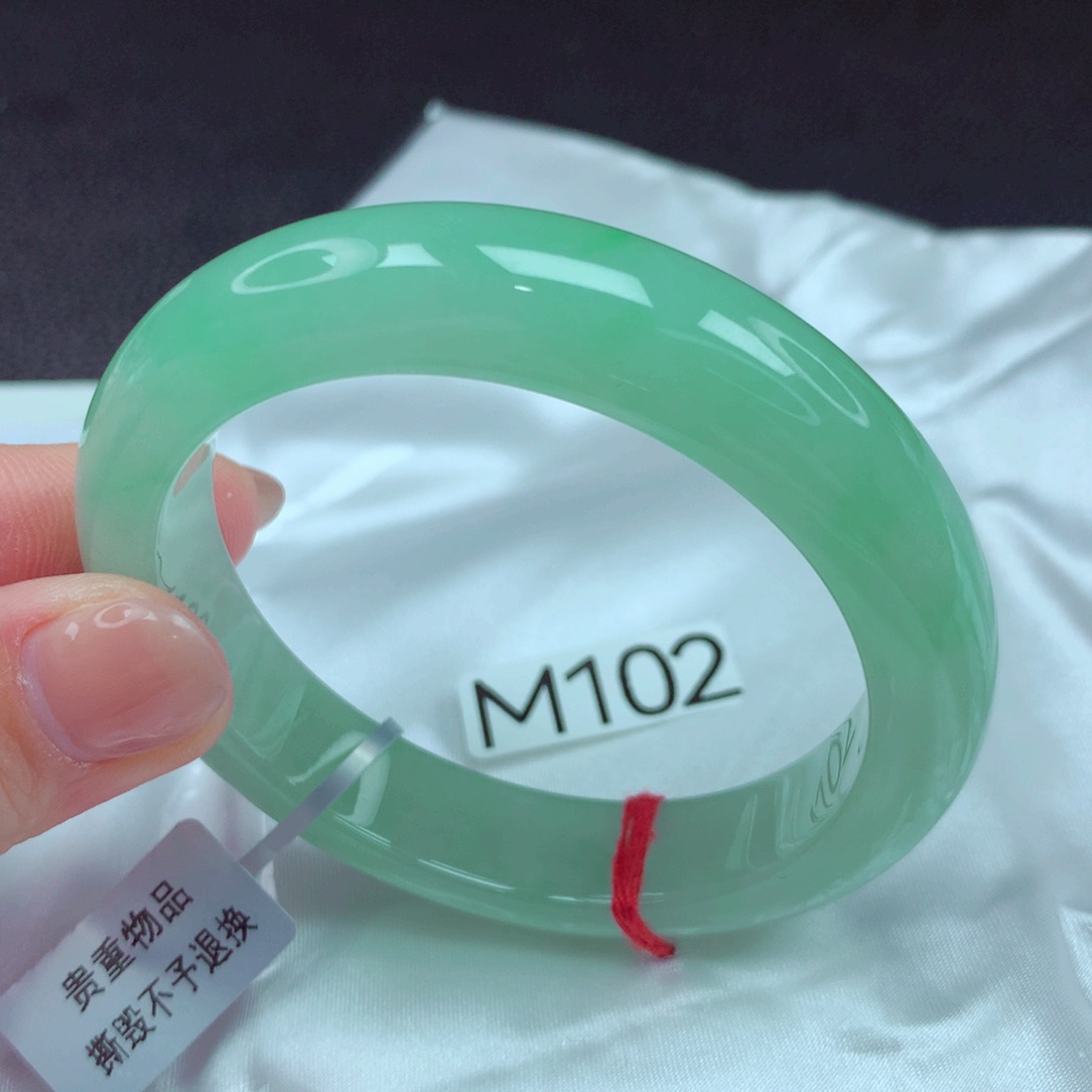 翡翠手镯未镶嵌手镯88