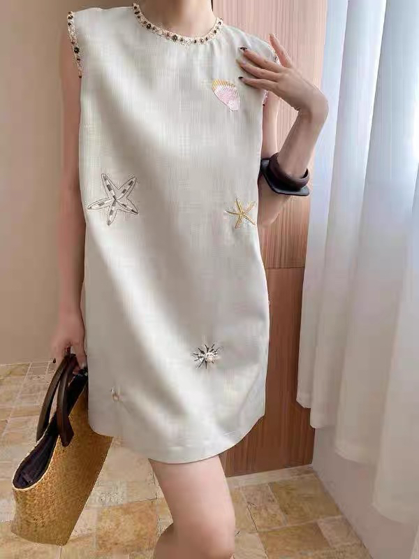 8163#度假感金丝钉珠刺绣宽松背心连衣裙