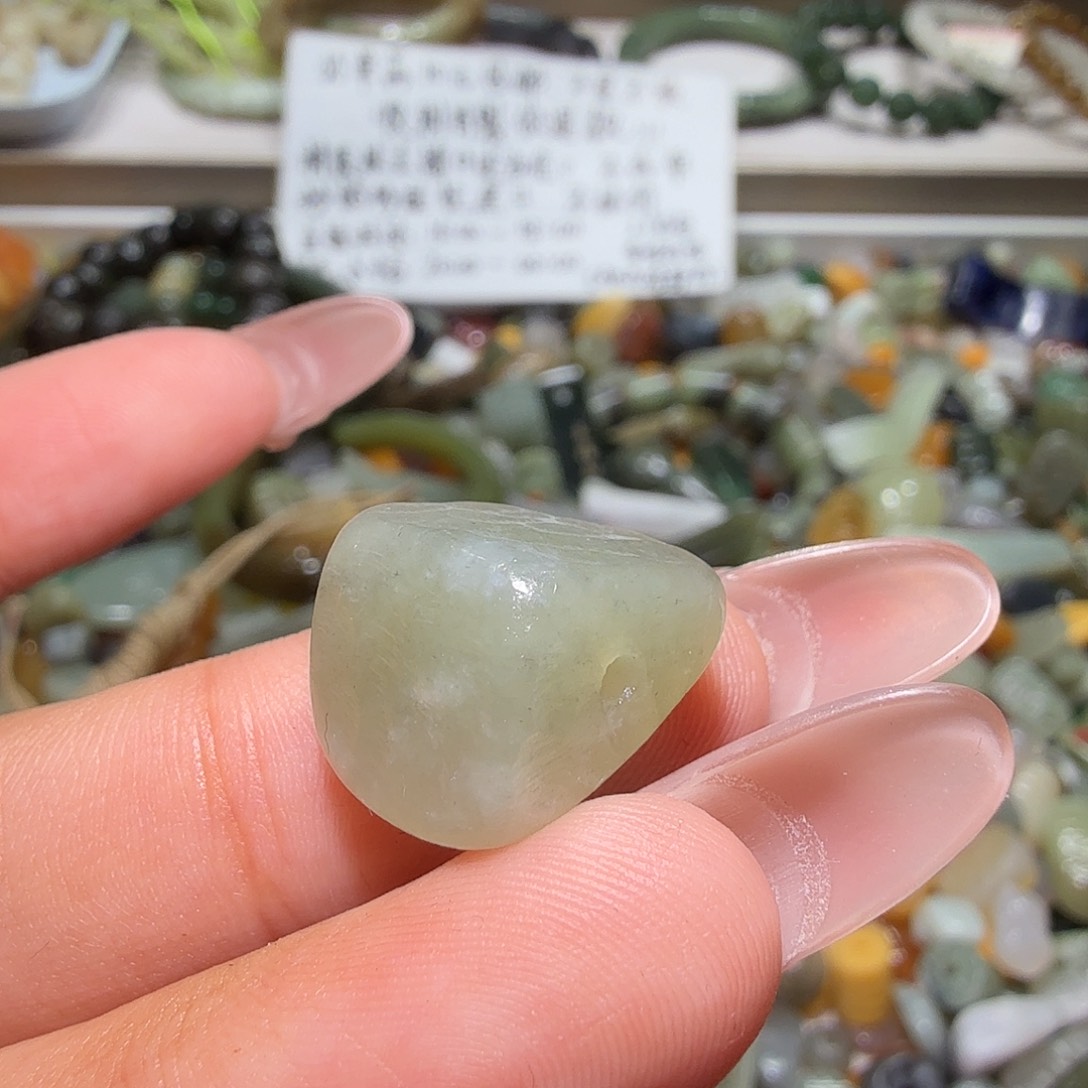 和田玉未镶嵌珠宝奇石