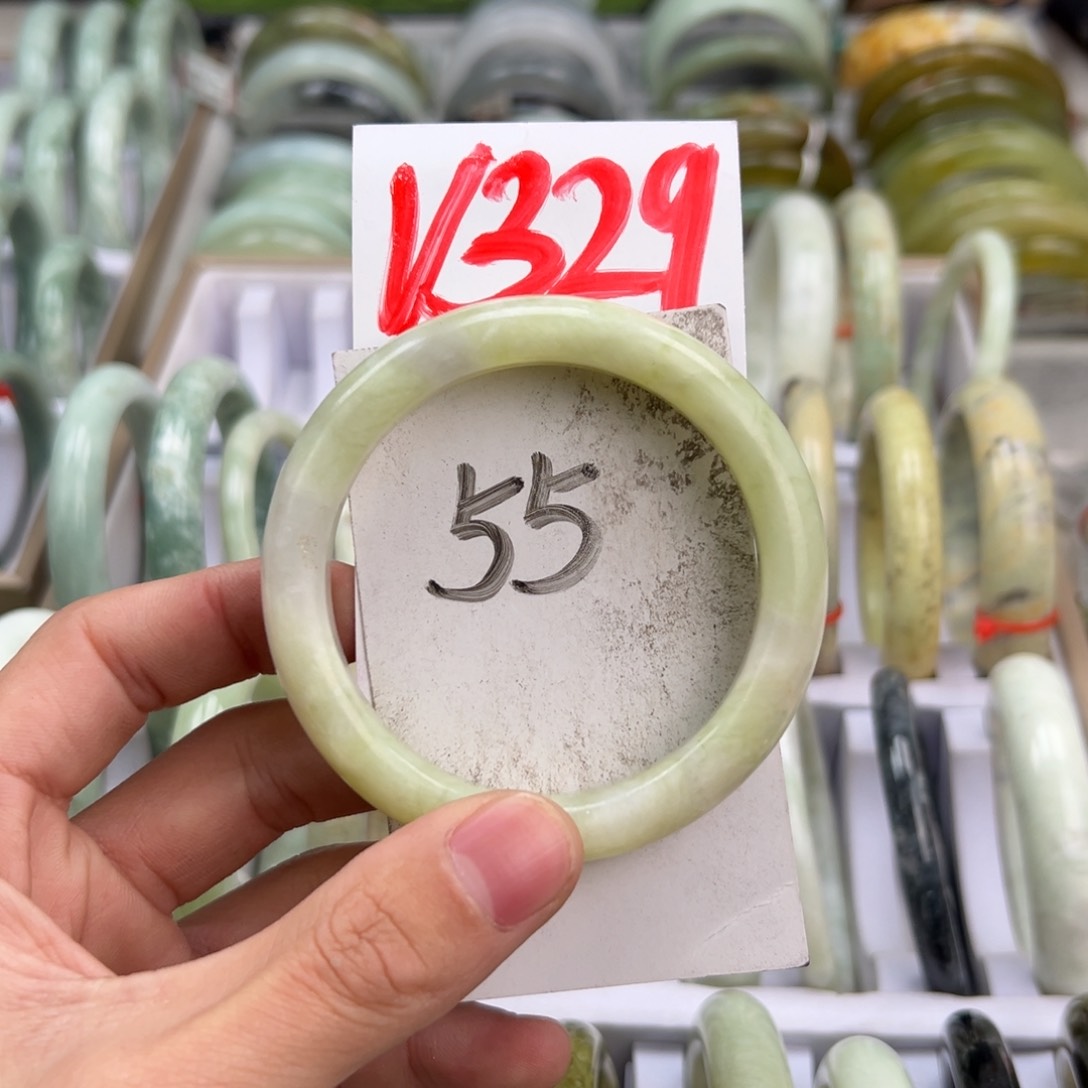 岫玉手镯未镶嵌天然岫玉微瑕