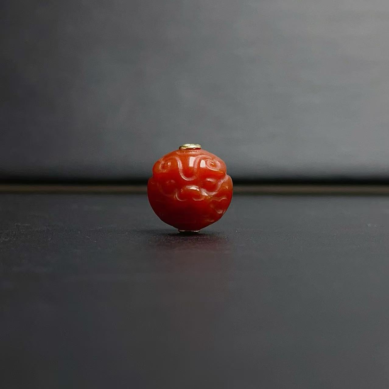 【千业珠宝】Y8133 天然柿子红精工雕唐狮珠 约13mm带贴片款【1个装】