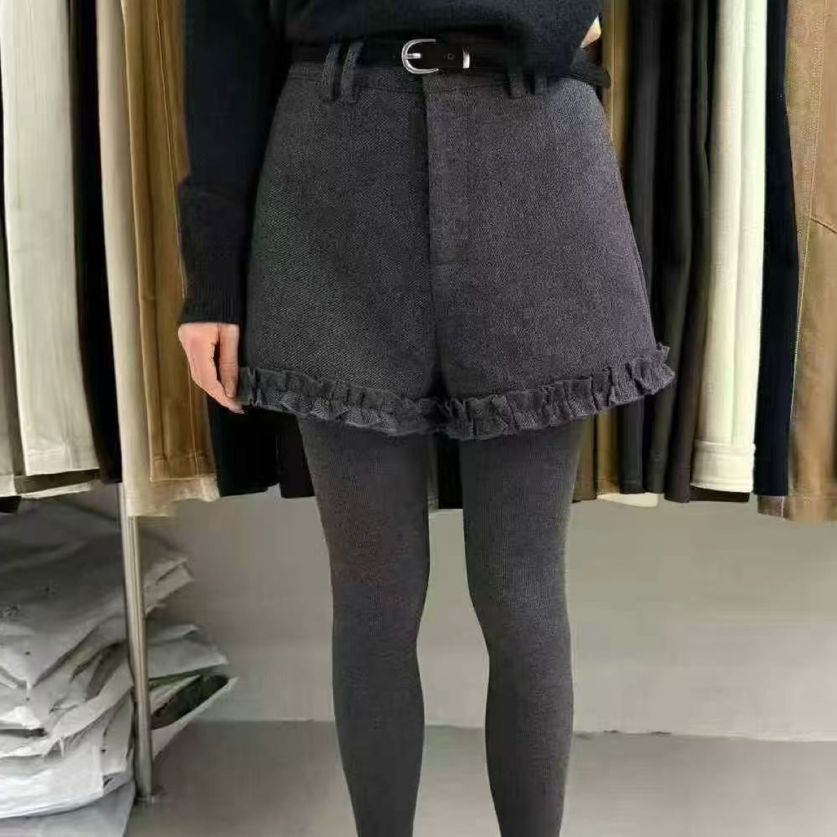 【小白姐姐】8560秋冬裤脚花边呢子短裤