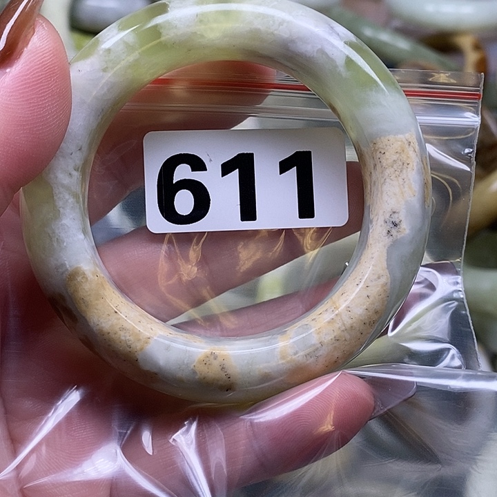 莜***栳蛇纹石玉未镶嵌手镯