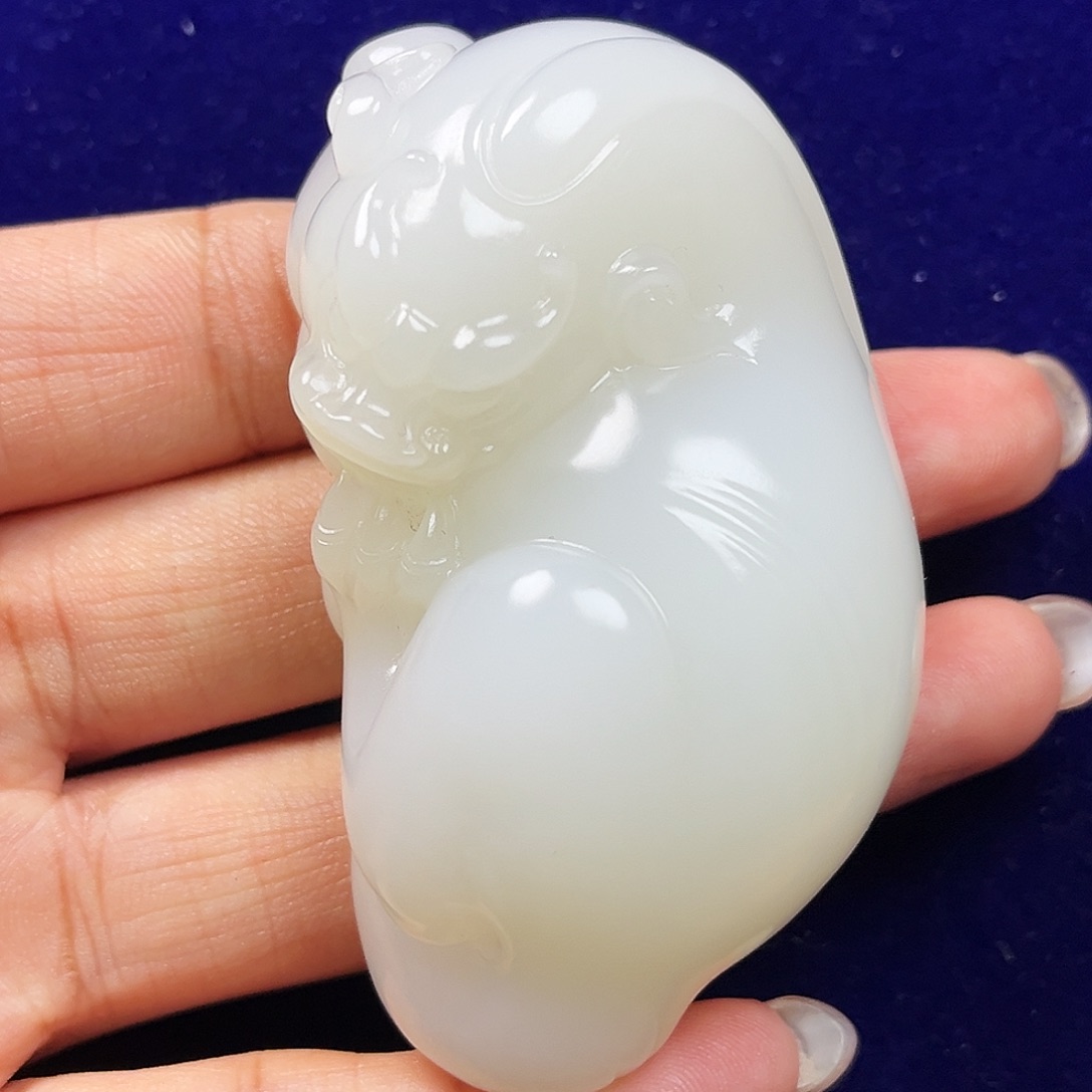 和田玉未镶嵌把件