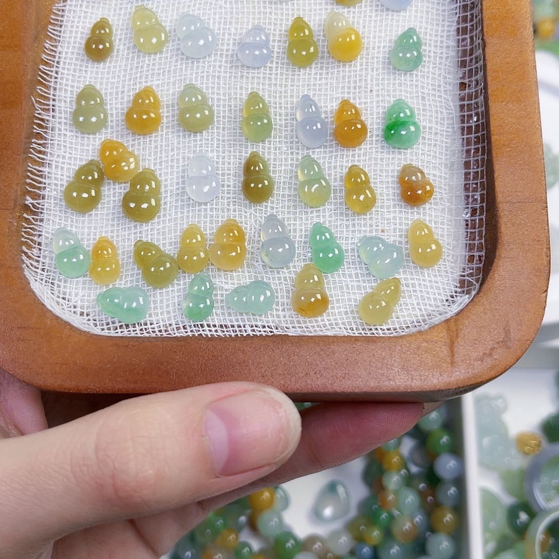 翡翠散珠葫芦翡翠1个