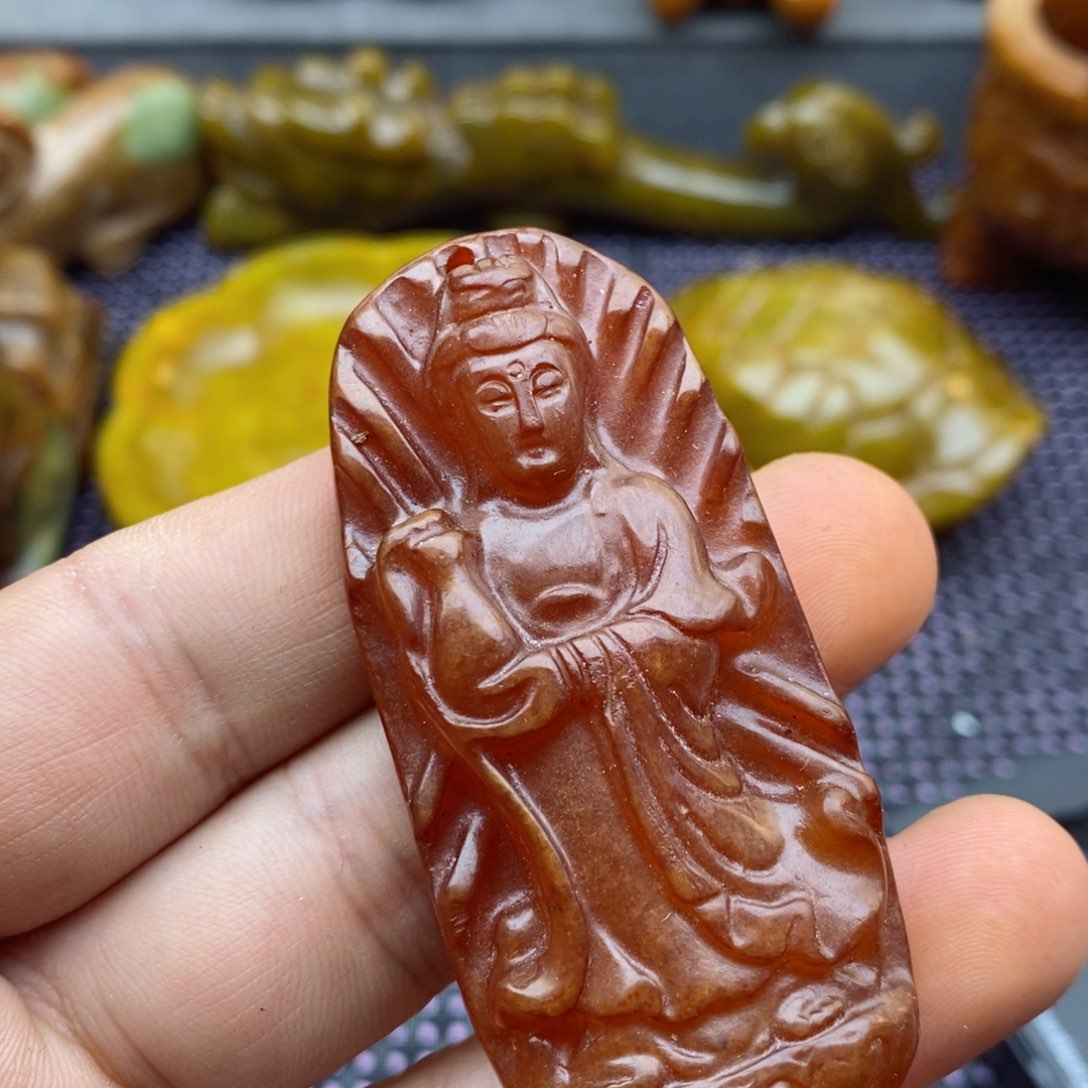 蛇纹石玉颈饰未镶嵌