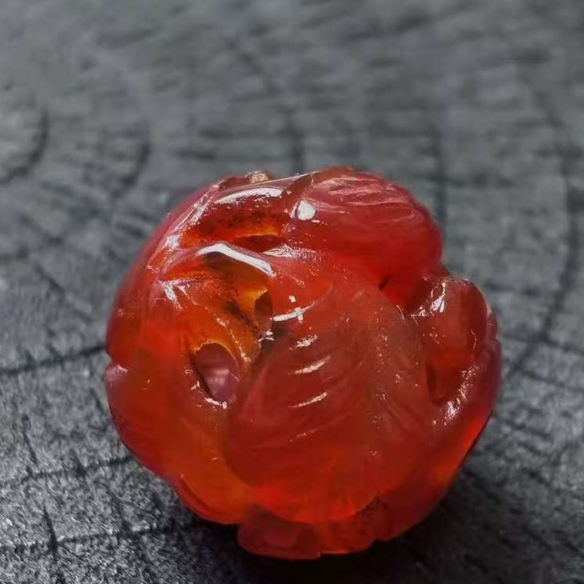 老玛瑙海东青镂空雕刻，直径19