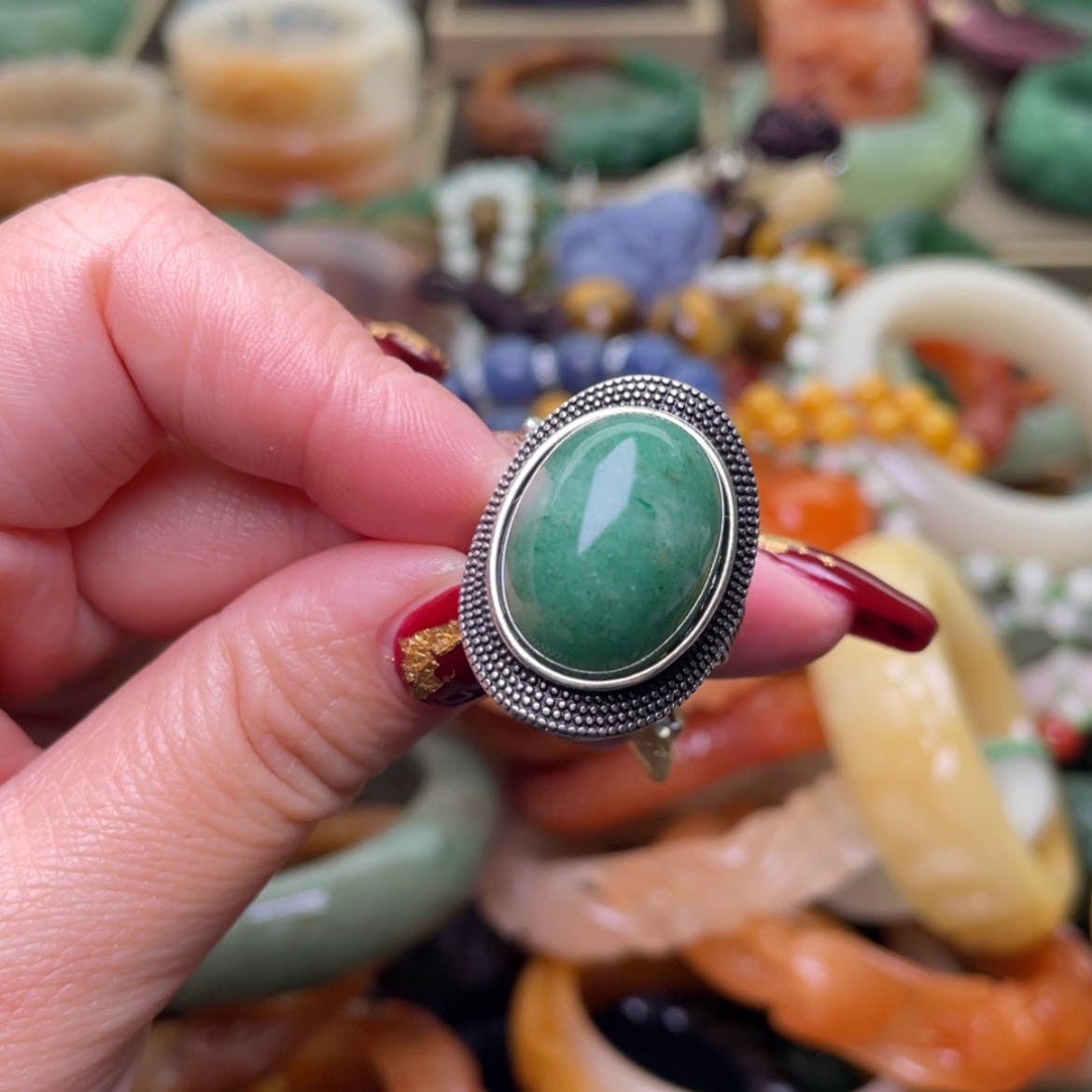 【闪购商品】石英质玉手镯未镶嵌