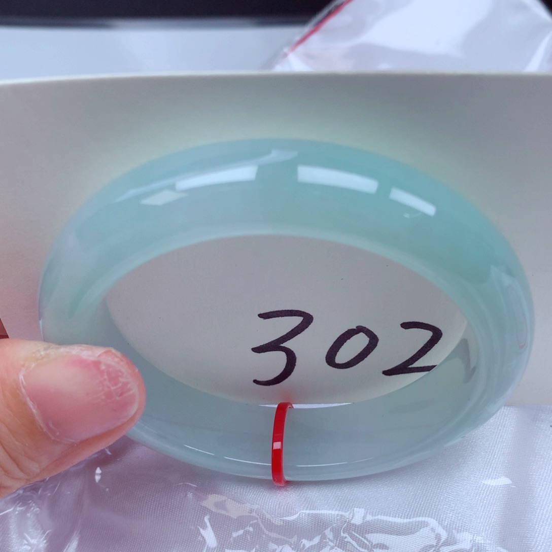 翡翠手镯未镶嵌翡翠