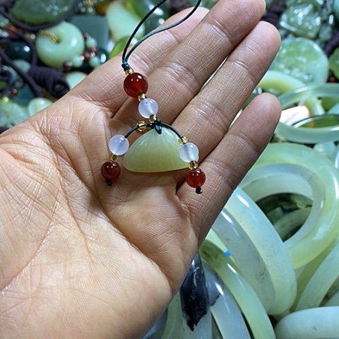 和田玉手机挂件未镶嵌