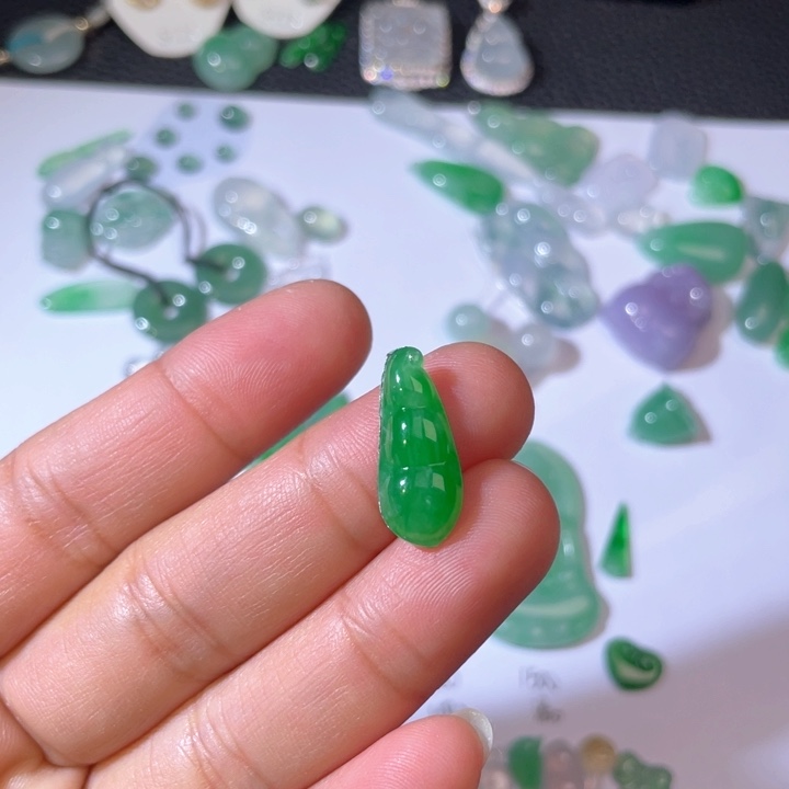 翡翠颈饰未镶嵌裸石裸石