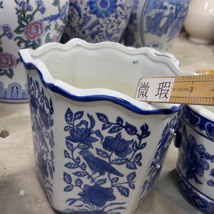 微瑕青花瓷器值得购买