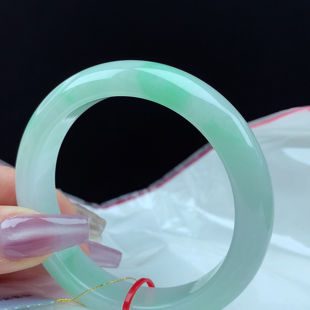 翡翠手镯未镶嵌珍****理56圈4061