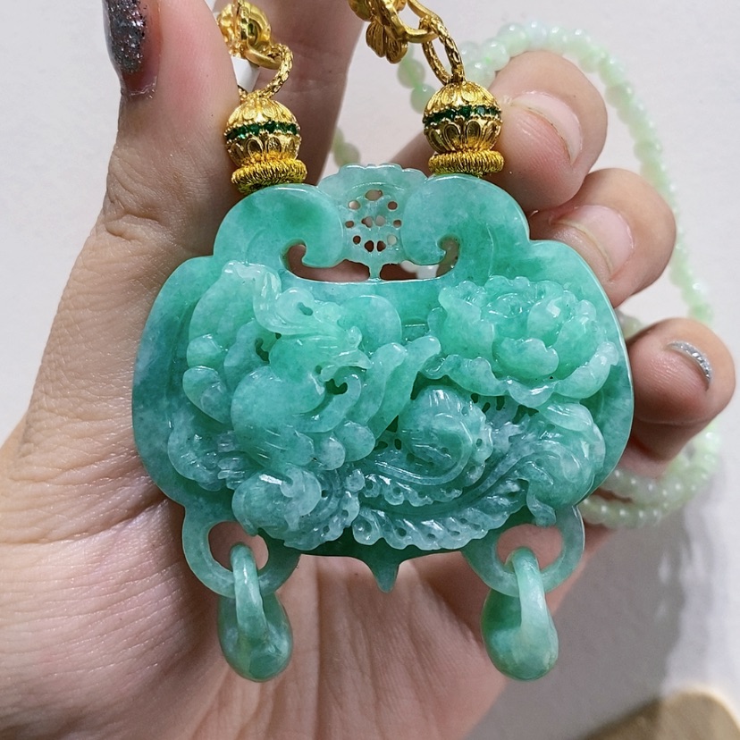 【闪购商品】翡翠未镶嵌颈饰