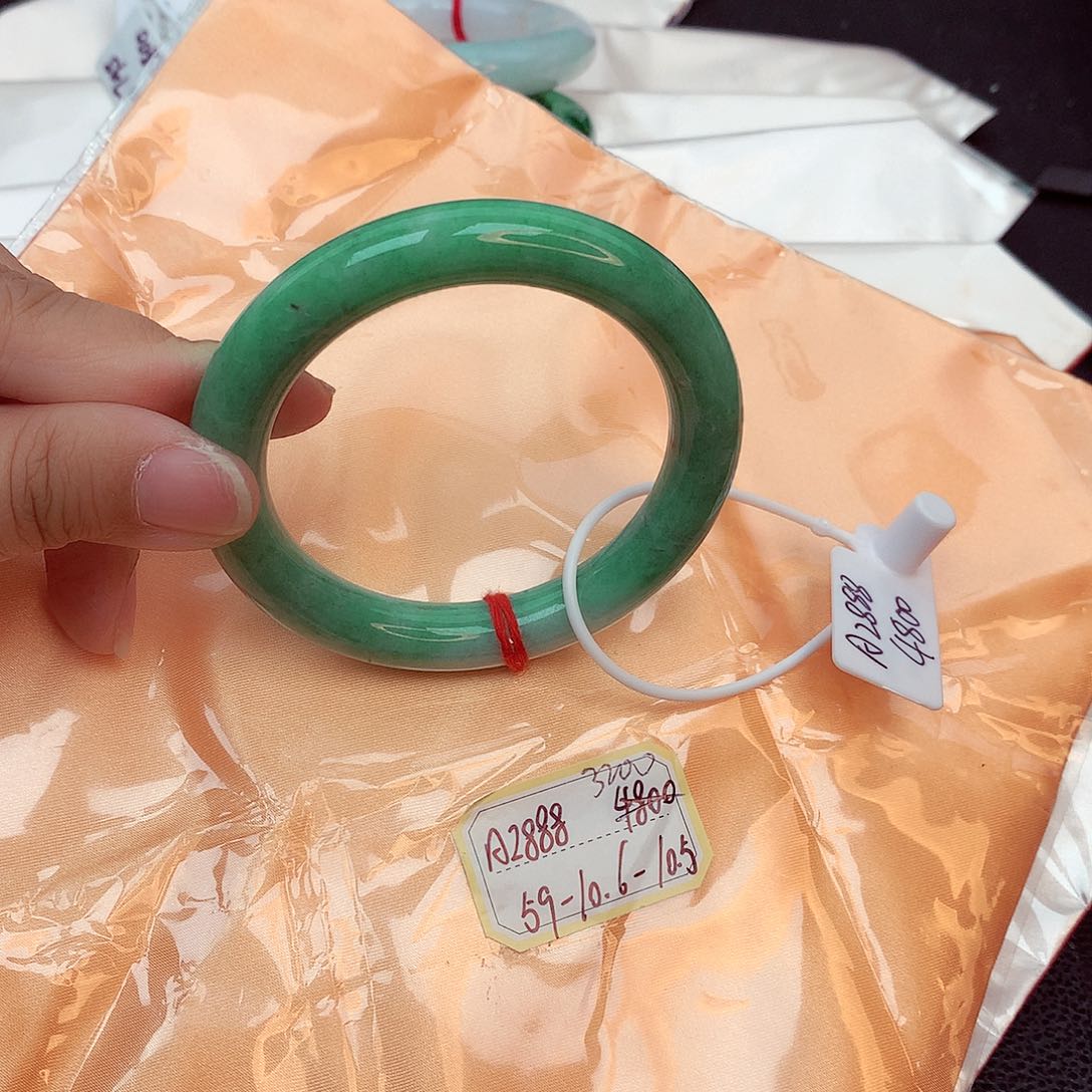 翡翠手镯未镶嵌天然缅甸翡翠A货