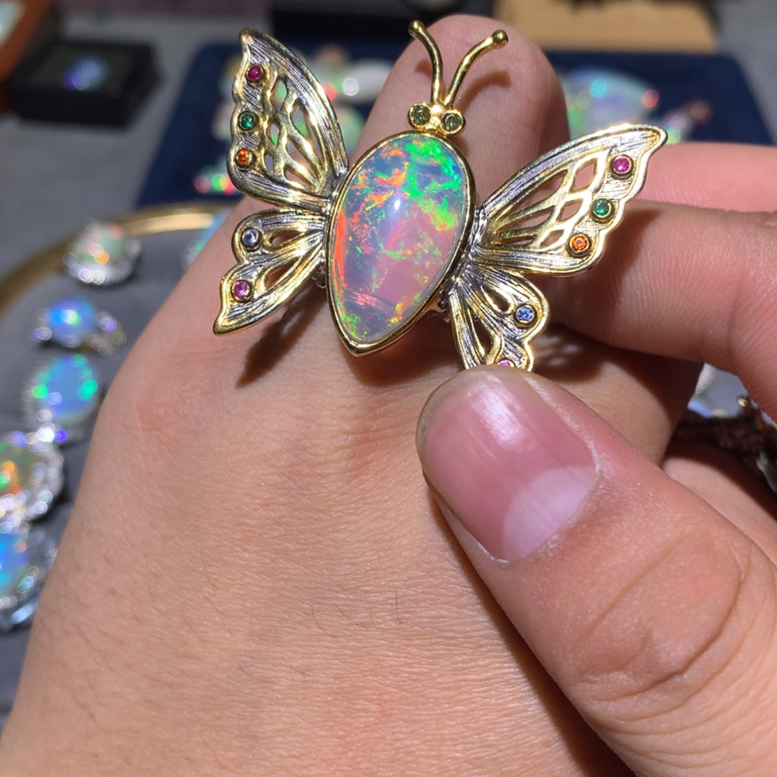 玥***欧泊银S925镶嵌欧泊戒指