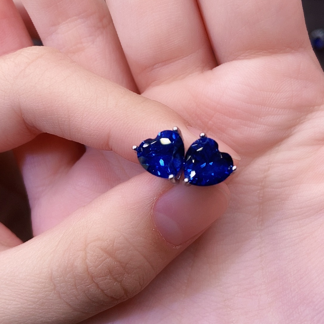 银S925镶嵌蓝宝石耳钉