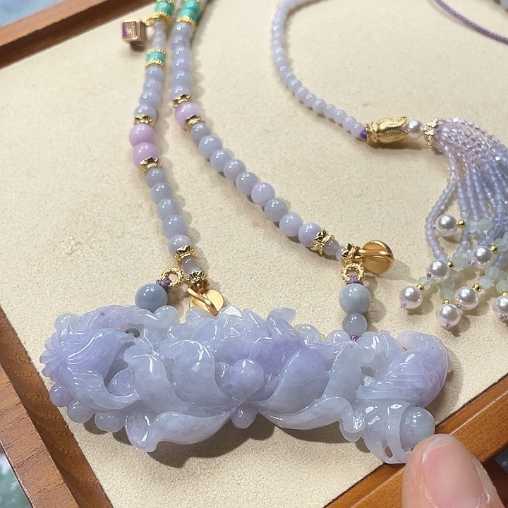 翡翠颈饰未镶嵌翡翠吊坠