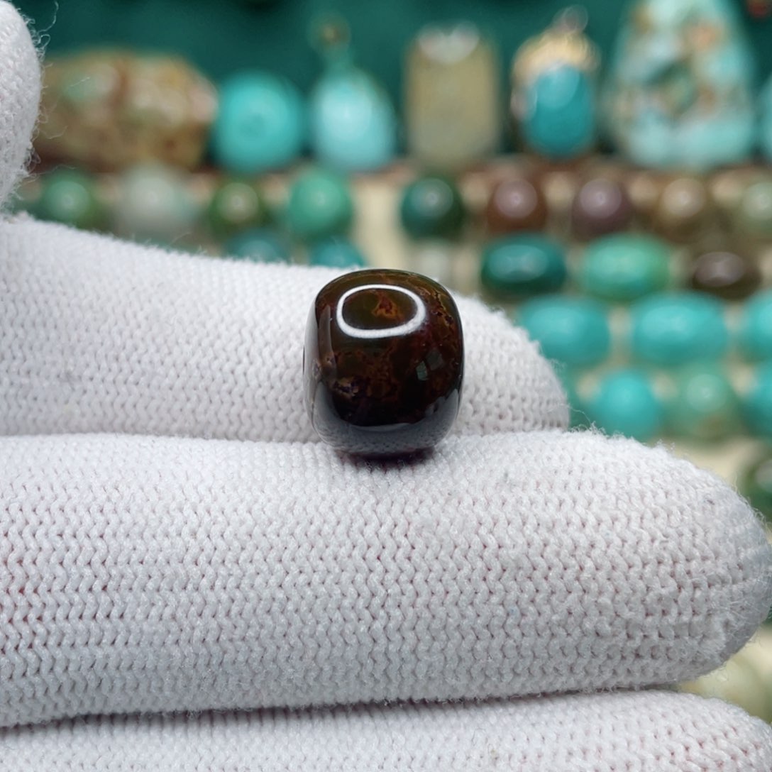 未镶嵌绿松石颈饰