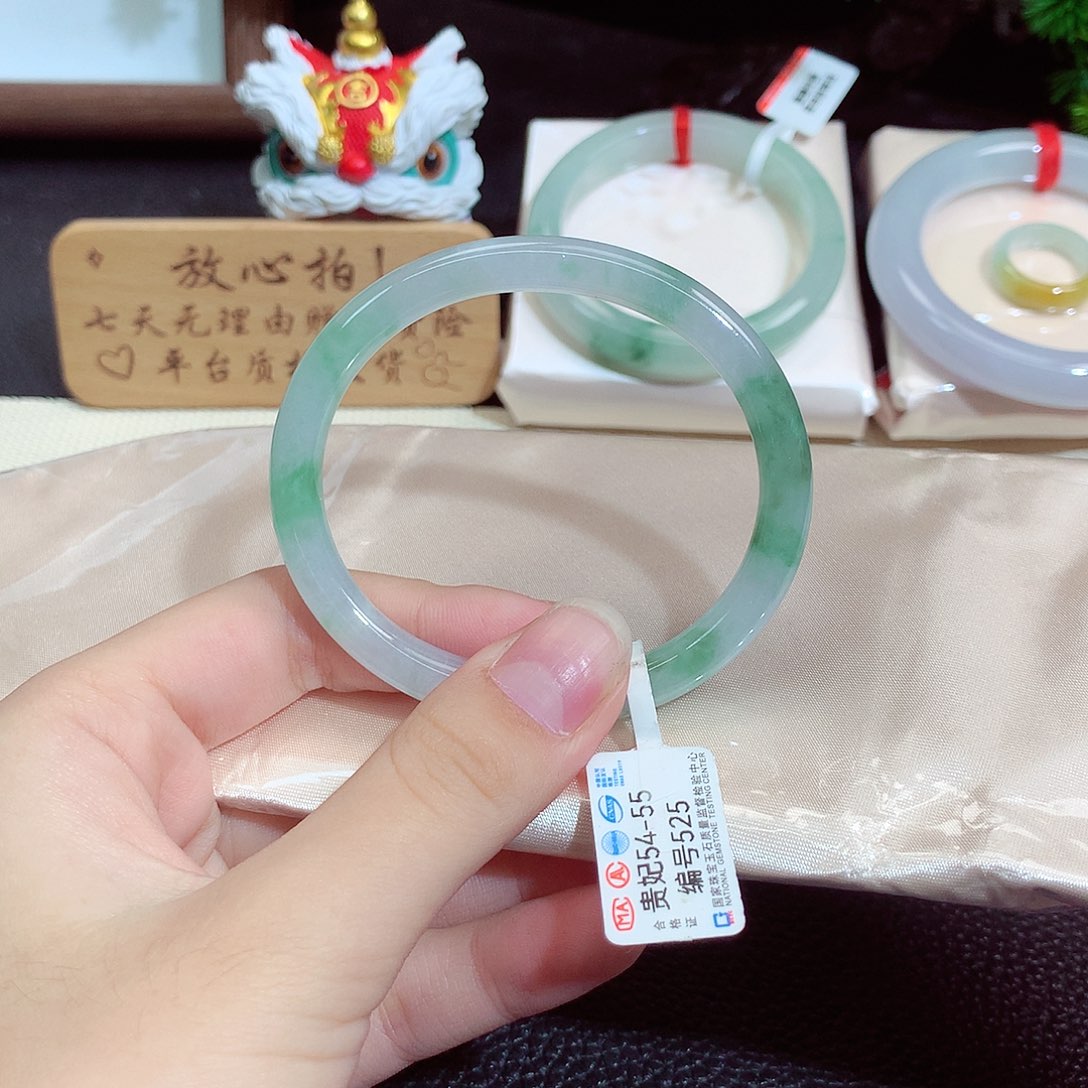 翡翠未镶嵌手镯525