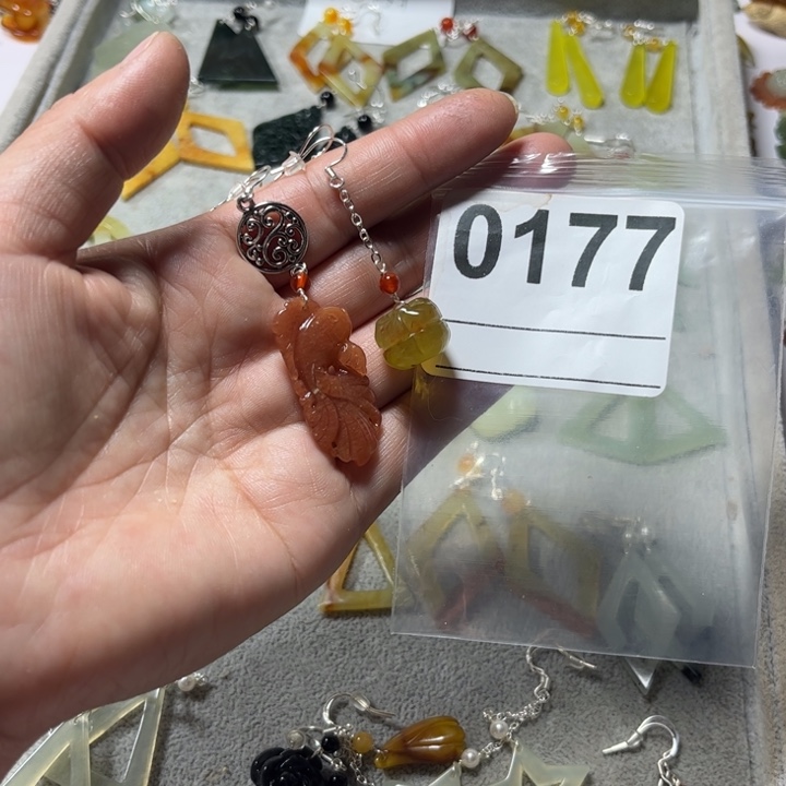 琴***蛇纹石玉合金耳饰