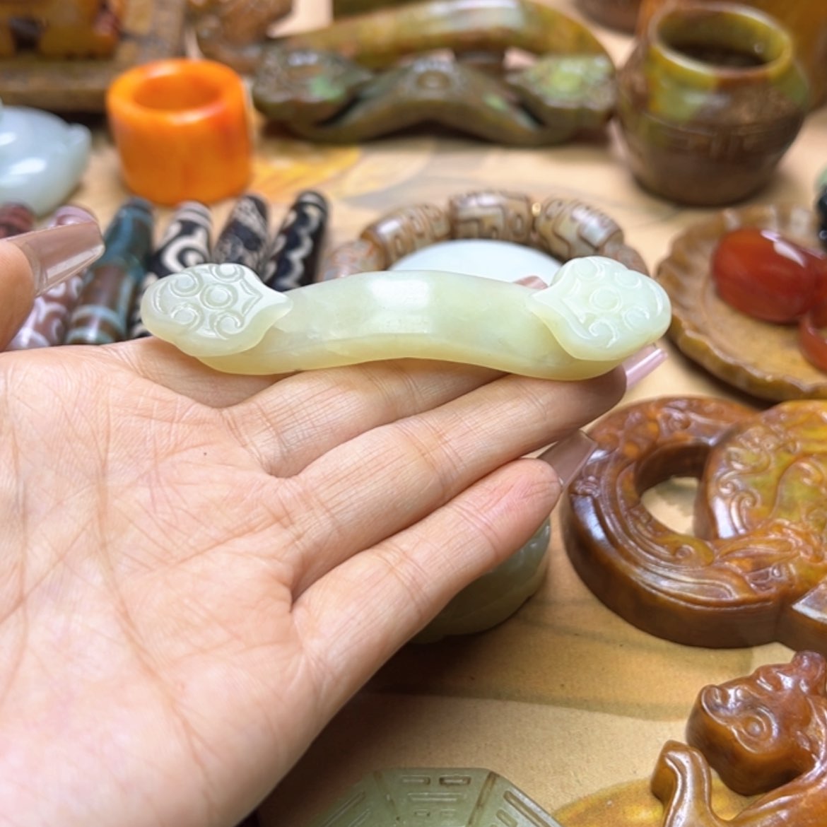 【闪购商品】蛇纹石玉颈饰未镶嵌