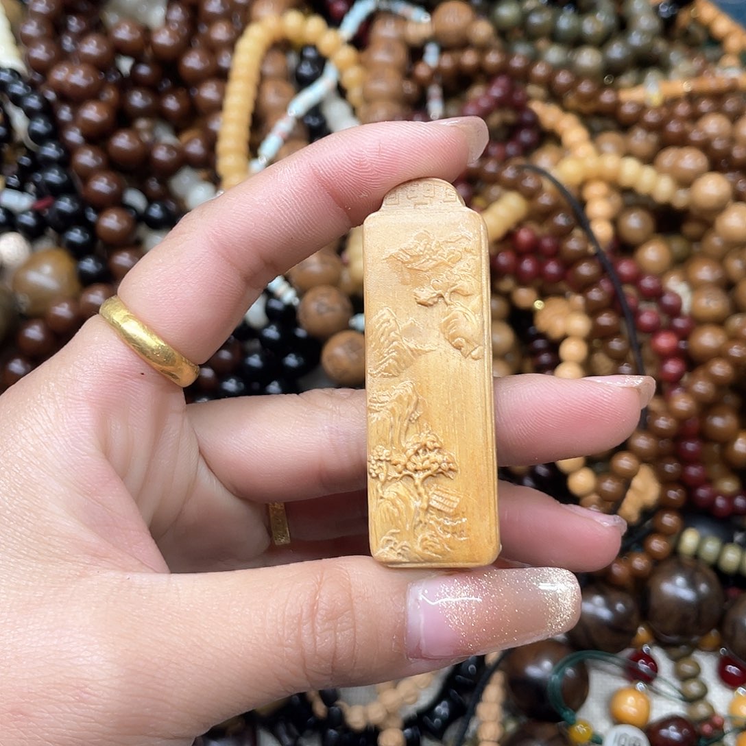 维腊木（绿檀）无事牌