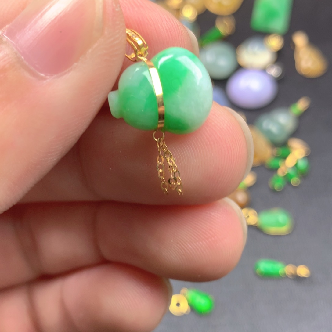 【闪购商品】颈饰18K金镶嵌翡翠翡翠