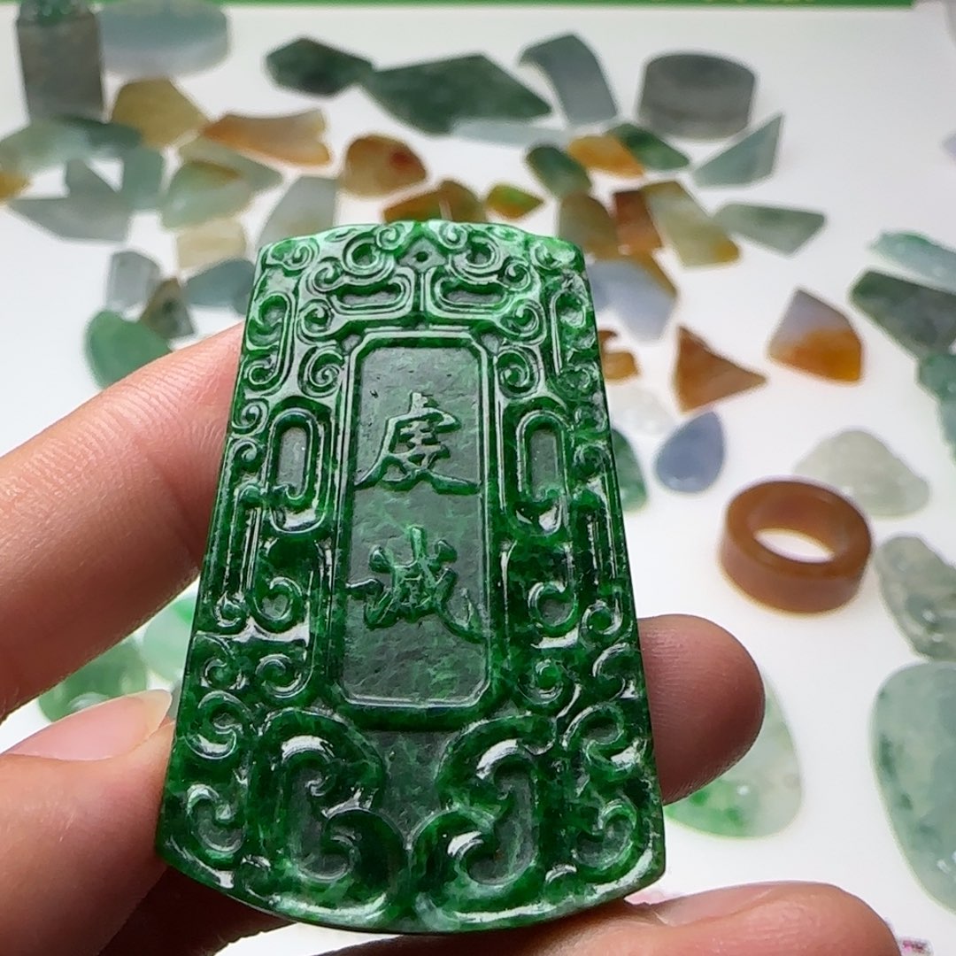 翡翠未镶嵌挂件天然翡翠