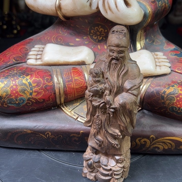 精品摆件工艺品等