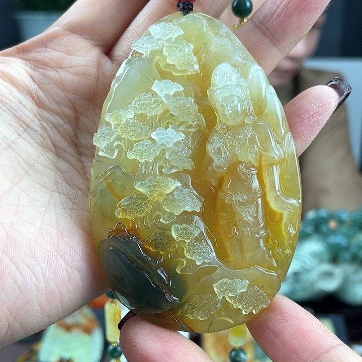 蛇纹石玉颈饰未镶嵌