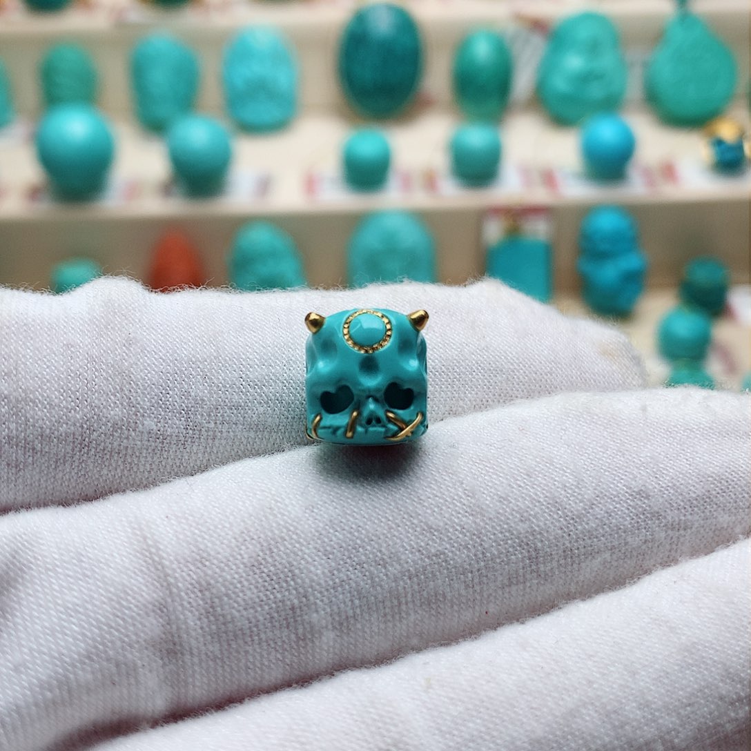 绿松石配饰未镶嵌