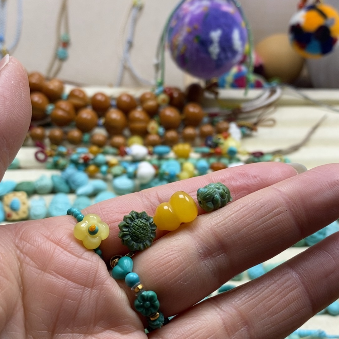 ****香琥珀未镶嵌裸石蜜蜡