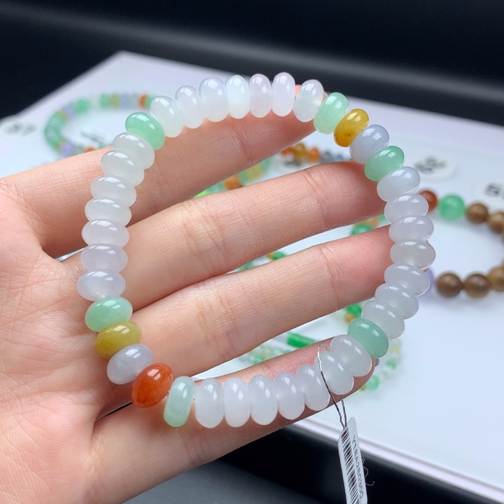 翡翠手镯未镶嵌卡