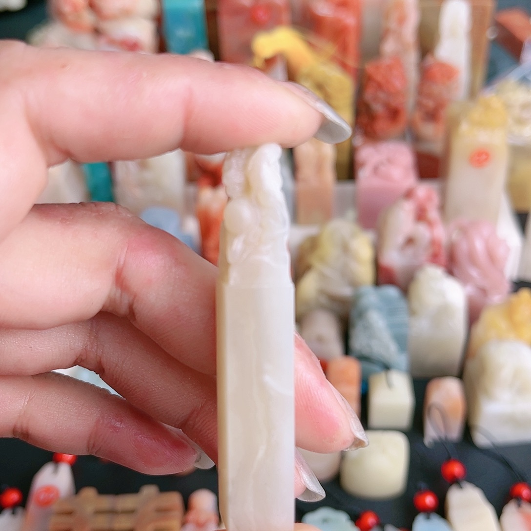 寿山石印石特**你龙戏珠