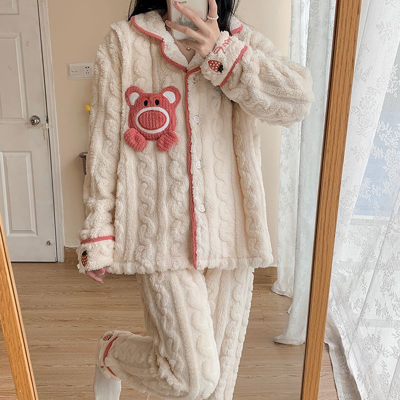 秋冬季加厚款珊瑚绒睡衣女套装家居服草莓熊扣子