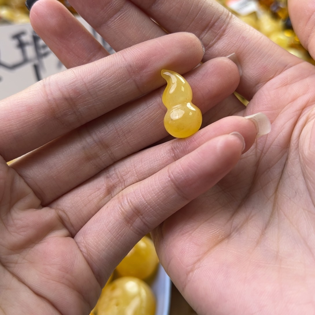 琥珀珠宝奇石未镶嵌