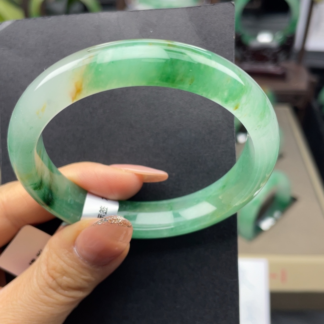 石英质玉（非洲翠）未镶嵌手镯+55.2