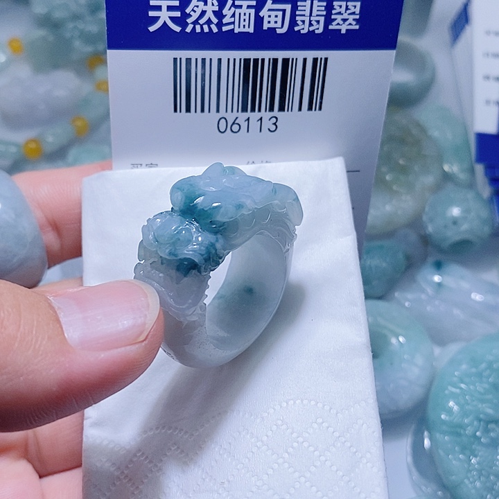 翡翠未镶嵌颈饰天光墟翡翠市场现金代购