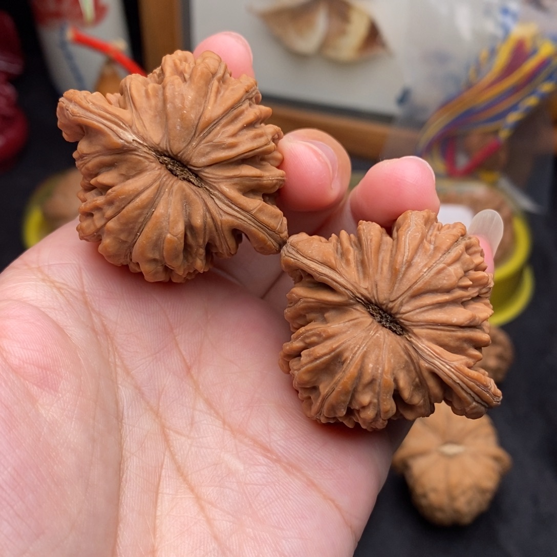 文玩核桃把件44.5四座楼