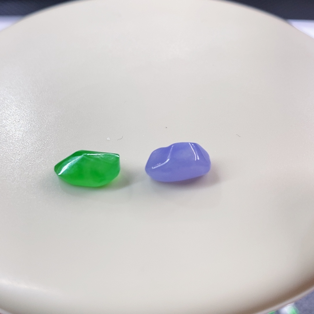 散珠翡翠一对随行