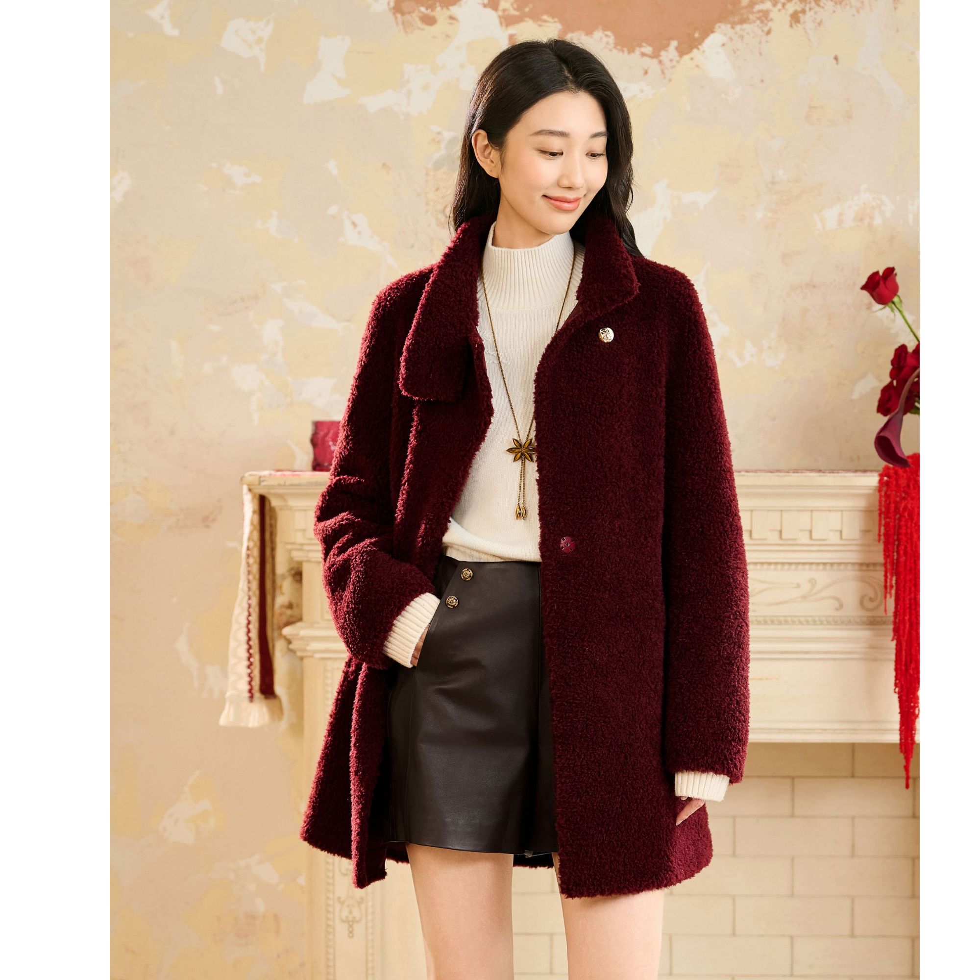YINER音儿2025冬季小香风气质翻领扣一手长羊羔毛外套8C65580316