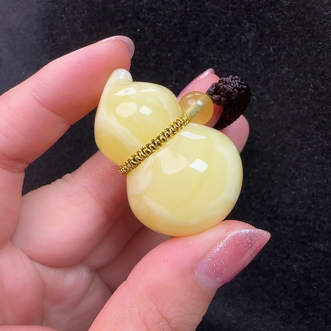 蜜蜡未镶嵌珠宝奇石