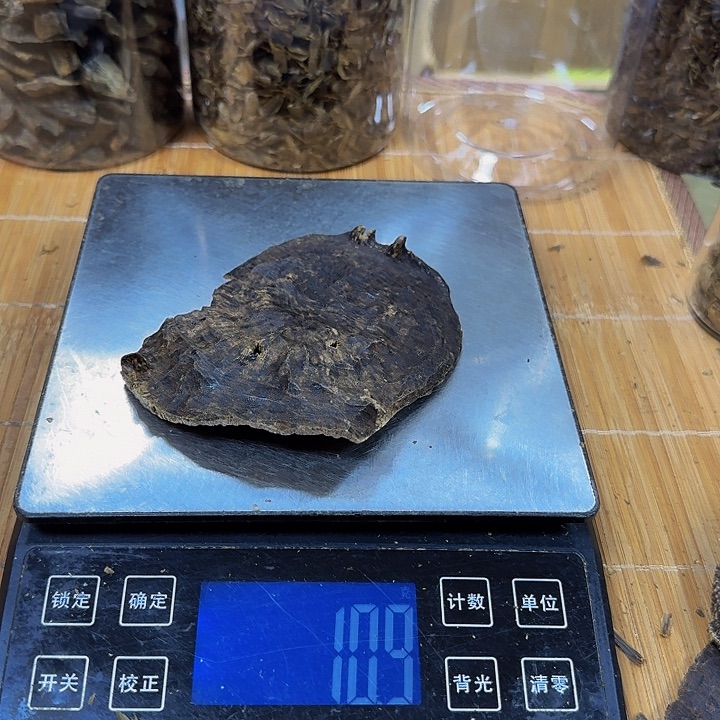 沉香沉香碎屑秋*帝海南沉香铁头块料