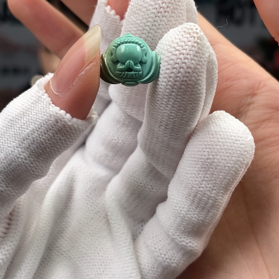 绿松石未镶嵌挂件